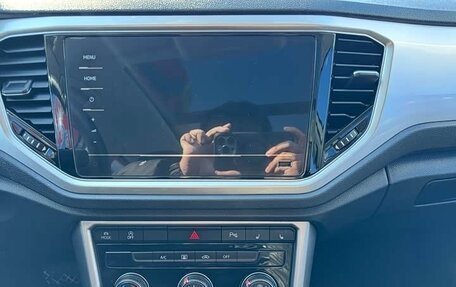 Volkswagen T-Roc I, 2023 год, 1 810 011 рублей, 14 фотография