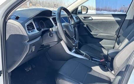 Volkswagen T-Roc I, 2023 год, 1 810 011 рублей, 7 фотография