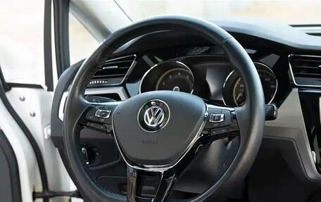 Volkswagen Touran III, 2022 год, 1 630 000 рублей, 12 фотография
