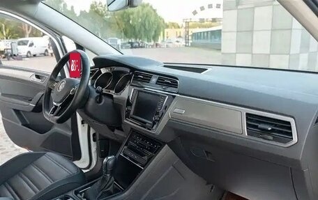 Volkswagen Touran III, 2022 год, 1 630 000 рублей, 11 фотография
