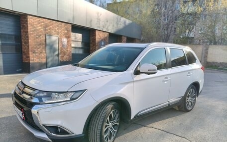 Mitsubishi Outlander III рестайлинг 3, 2017 год, 2 140 000 рублей, 1 фотография
