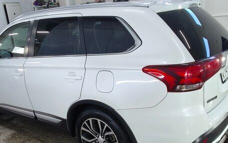 Mitsubishi Outlander III рестайлинг 3, 2017 год, 2 140 000 рублей, 5 фотография