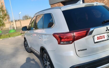 Mitsubishi Outlander III рестайлинг 3, 2017 год, 2 140 000 рублей, 7 фотография