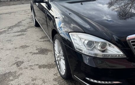 Mercedes-Benz S-Класс, 2011 год, 1 880 000 рублей, 3 фотография