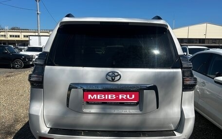 Toyota Land Cruiser Prado 150 рестайлинг 2, 2013 год, 2 908 400 рублей, 3 фотография