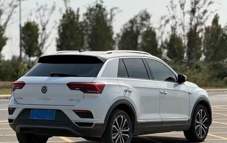 Volkswagen T-Roc I, 2022 год, 1 400 000 рублей, 4 фотография