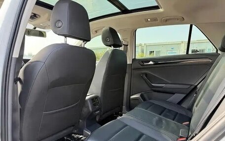 Volkswagen T-Roc I, 2022 год, 1 400 000 рублей, 10 фотография