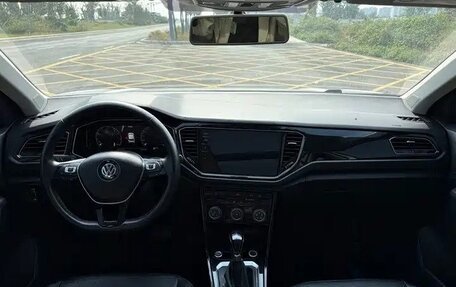 Volkswagen T-Roc I, 2022 год, 1 400 000 рублей, 7 фотография