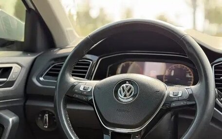 Volkswagen T-Roc I, 2022 год, 1 400 000 рублей, 9 фотография
