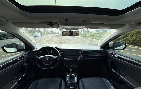 Volkswagen T-Roc I, 2022 год, 1 400 000 рублей, 11 фотография