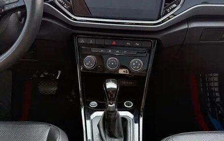 Volkswagen T-Roc I, 2022 год, 1 400 000 рублей, 15 фотография