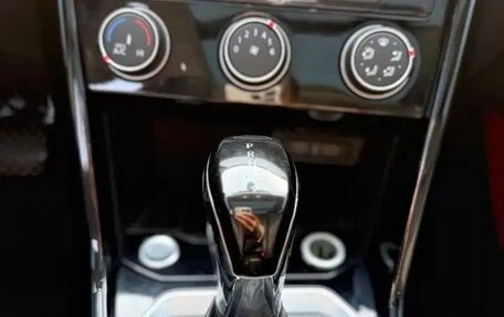 Volkswagen T-Roc I, 2022 год, 1 400 000 рублей, 18 фотография