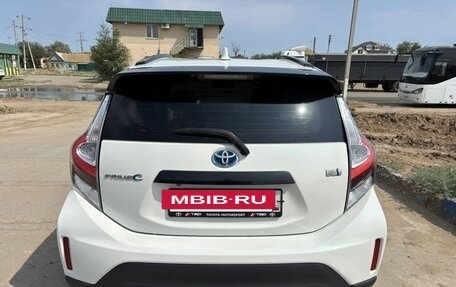 Toyota Prius c I, 2018 год, 1 700 000 рублей, 2 фотография