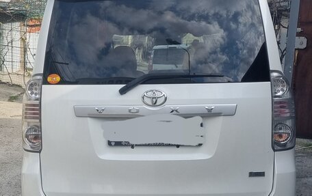 Toyota Voxy II, 2008 год, 1 450 000 рублей, 1 фотография