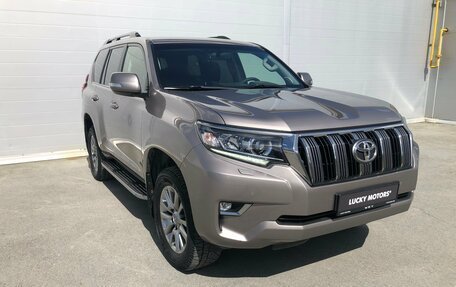 Toyota Land Cruiser Prado 150 рестайлинг 2, 2017 год, 4 184 000 рублей, 3 фотография