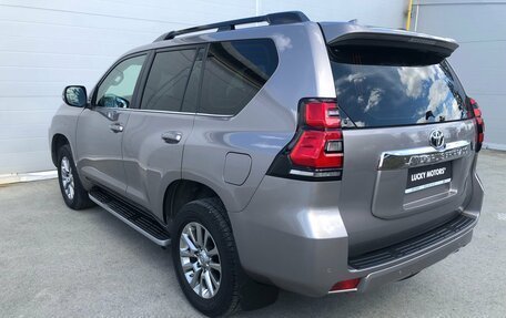 Toyota Land Cruiser Prado 150 рестайлинг 2, 2017 год, 4 184 000 рублей, 7 фотография