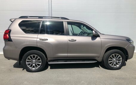 Toyota Land Cruiser Prado 150 рестайлинг 2, 2017 год, 4 184 000 рублей, 5 фотография