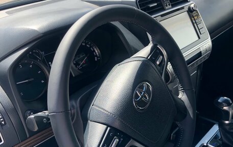 Toyota Land Cruiser Prado 150 рестайлинг 2, 2017 год, 4 184 000 рублей, 12 фотография