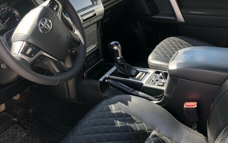 Toyota Land Cruiser Prado 150 рестайлинг 2, 2017 год, 4 184 000 рублей, 10 фотография