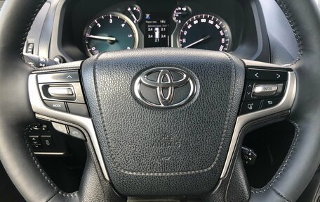 Toyota Land Cruiser Prado 150 рестайлинг 2, 2017 год, 4 184 000 рублей, 13 фотография