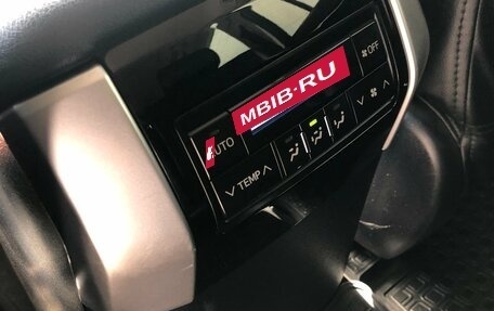 Toyota Land Cruiser Prado 150 рестайлинг 2, 2017 год, 4 184 000 рублей, 14 фотография