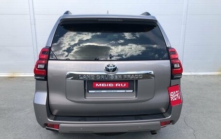 Toyota Land Cruiser Prado 150 рестайлинг 2, 2017 год, 4 184 000 рублей, 8 фотография