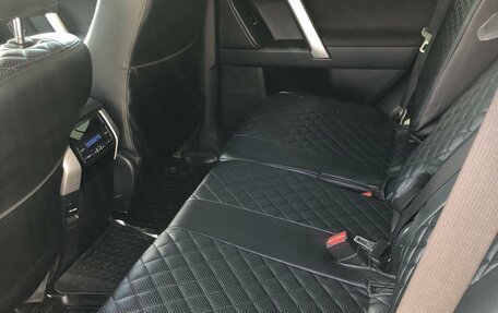 Toyota Land Cruiser Prado 150 рестайлинг 2, 2017 год, 4 184 000 рублей, 20 фотография