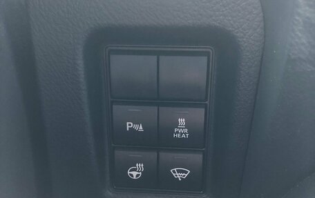 Toyota Land Cruiser Prado 150 рестайлинг 2, 2017 год, 4 184 000 рублей, 22 фотография