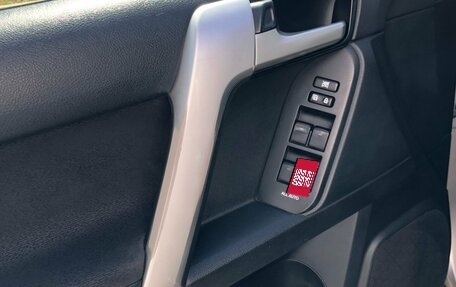 Toyota Land Cruiser Prado 150 рестайлинг 2, 2017 год, 4 184 000 рублей, 24 фотография