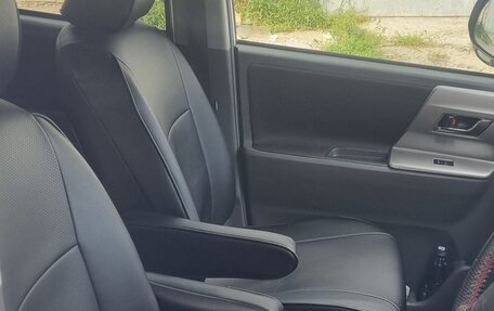 Toyota Voxy II, 2008 год, 1 450 000 рублей, 4 фотография