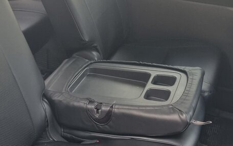 Toyota Voxy II, 2008 год, 1 450 000 рублей, 13 фотография