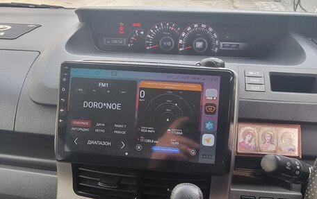 Toyota Voxy II, 2008 год, 1 450 000 рублей, 7 фотография