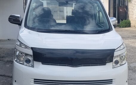 Toyota Voxy II, 2008 год, 1 450 000 рублей, 3 фотография