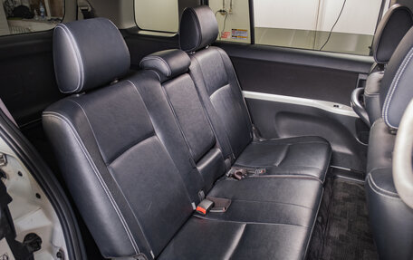 Toyota ISis I, 2012 год, 1 429 000 рублей, 16 фотография