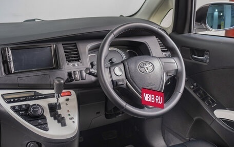 Toyota ISis I, 2012 год, 1 429 000 рублей, 9 фотография