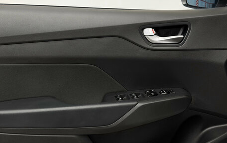 Hyundai Solaris II рестайлинг, 2021 год, 1 750 000 рублей, 15 фотография