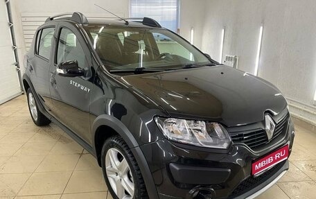 Renault Sandero II рестайлинг, 2017 год, 857 000 рублей, 1 фотография