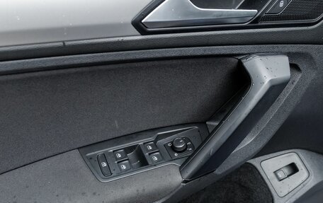 Volkswagen Tiguan II, 2019 год, 2 354 100 рублей, 13 фотография