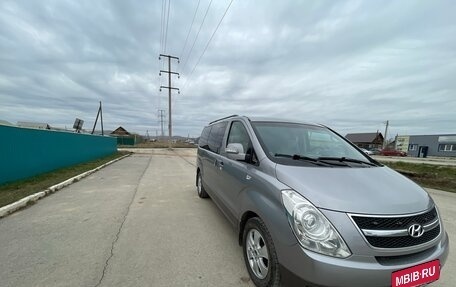 Hyundai Grand Starex Grand Starex I рестайлинг 2, 2011 год, 1 720 000 рублей, 2 фотография
