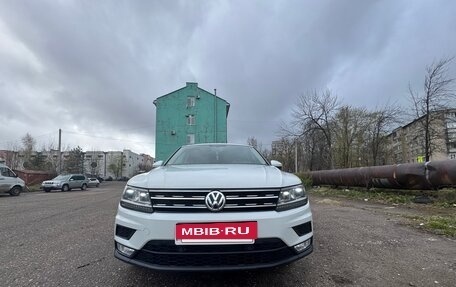 Volkswagen Tiguan II, 2017 год, 2 600 000 рублей, 2 фотография