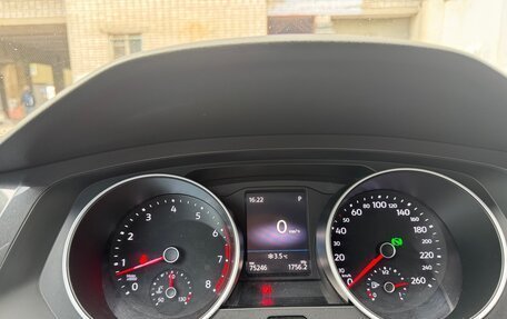 Volkswagen Tiguan II, 2017 год, 2 600 000 рублей, 25 фотография