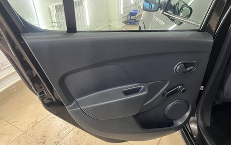 Renault Sandero II рестайлинг, 2017 год, 857 000 рублей, 28 фотография