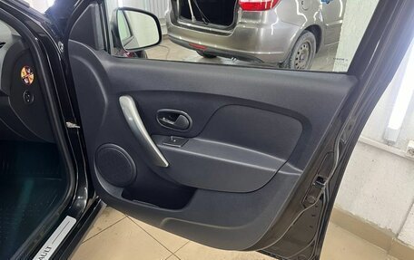 Renault Sandero II рестайлинг, 2017 год, 857 000 рублей, 38 фотография