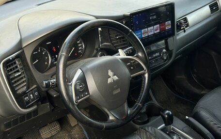 Mitsubishi Outlander III рестайлинг 3, 2014 год, 1 499 000 рублей, 7 фотография