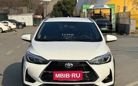 Toyota Yaris XP150 рестайлинг, 2022 год, 1 070 000 рублей, 2 фотография