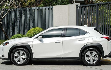 Lexus UX I, 2020 год, 2 800 000 рублей, 7 фотография