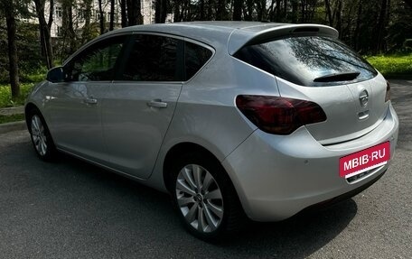 Opel Astra J, 2011 год, 850 000 рублей, 5 фотография