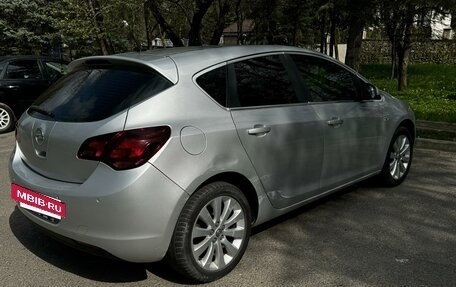 Opel Astra J, 2011 год, 850 000 рублей, 4 фотография