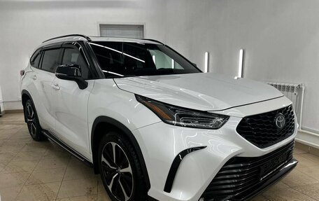 Toyota Highlander, 2022 год, 5 390 000 рублей, 2 фотография