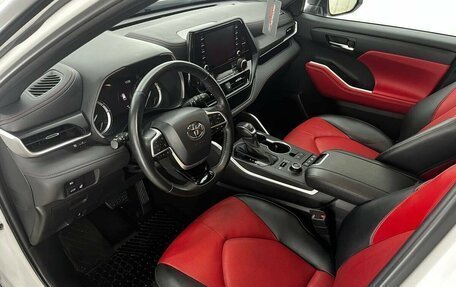 Toyota Highlander, 2022 год, 5 390 000 рублей, 8 фотография